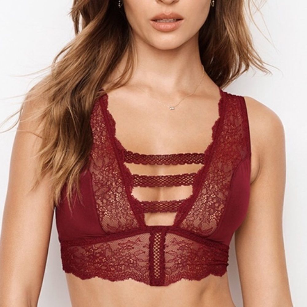 Victoria’s Secret Very Sexy lace strappy bralette